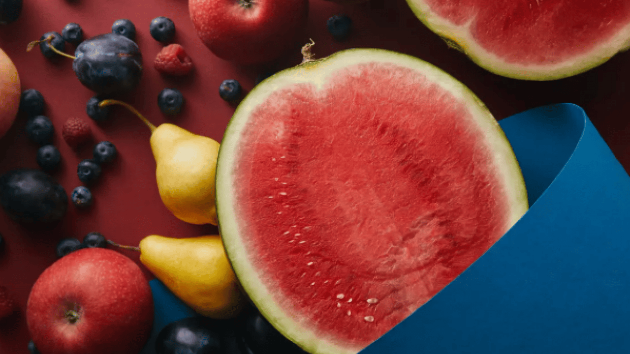 Bu meyveler lif zengini: Kalbi motor gibi çalıştırıyor!