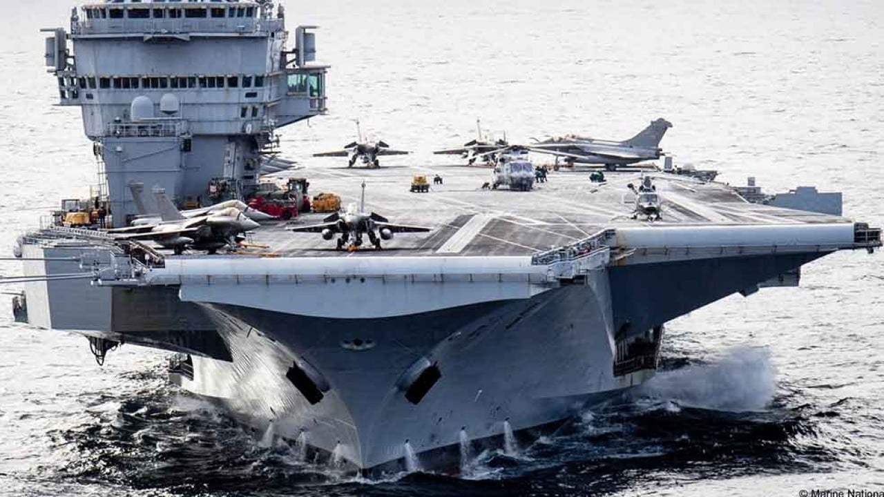 Foto - 'Bu nasıl bir zaafiyet' dedirtti: Milyar dolarlık uçak gemisi ifşa oldu