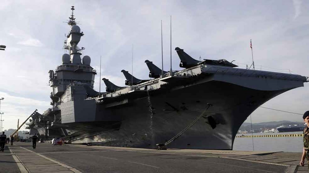 Foto - 'Bu nasıl bir zaafiyet' dedirtti: Milyar dolarlık uçak gemisi ifşa oldu