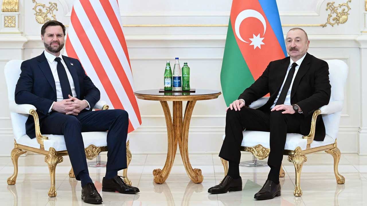 Foto - Bu neyin hazırlığı? Bu kez Azerbaycan’a savaş gemisi yollayacaklar! Bahaneye bakın