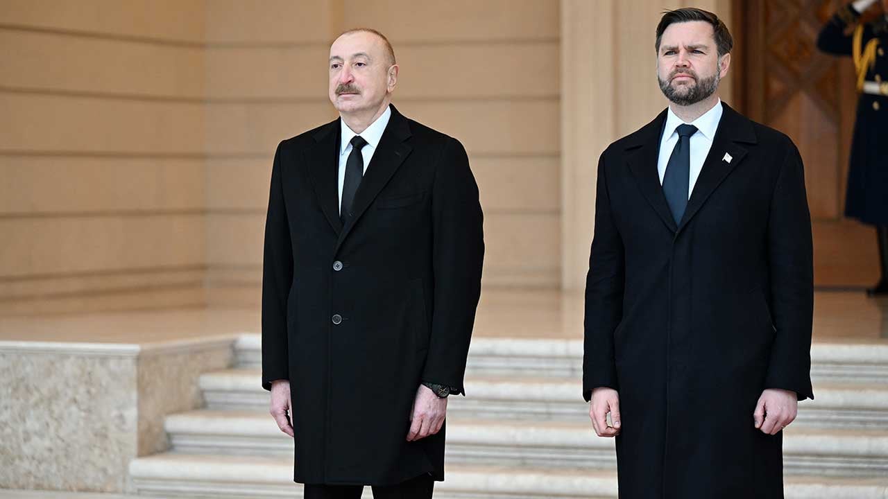 Foto - Bu neyin hazırlığı? Bu kez Azerbaycan’a savaş gemisi yollayacaklar! Bahaneye bakın