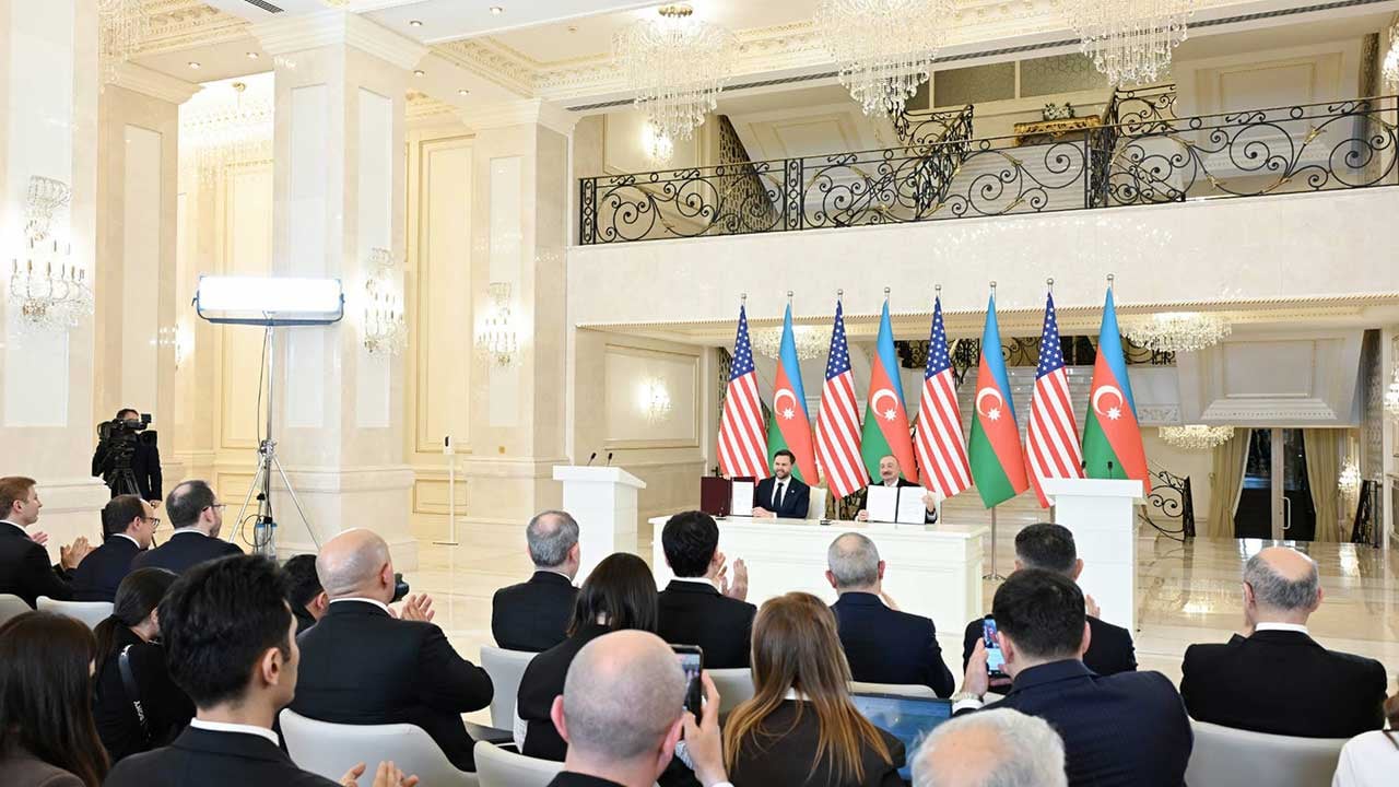 Foto - Bu neyin hazırlığı? Bu kez Azerbaycan’a savaş gemisi yollayacaklar! Bahaneye bakın