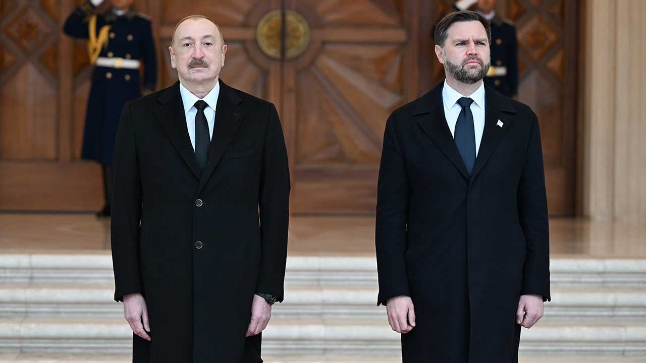 Foto - Bu neyin hazırlığı? Bu kez Azerbaycan’a savaş gemisi yollayacaklar! Bahaneye bakın