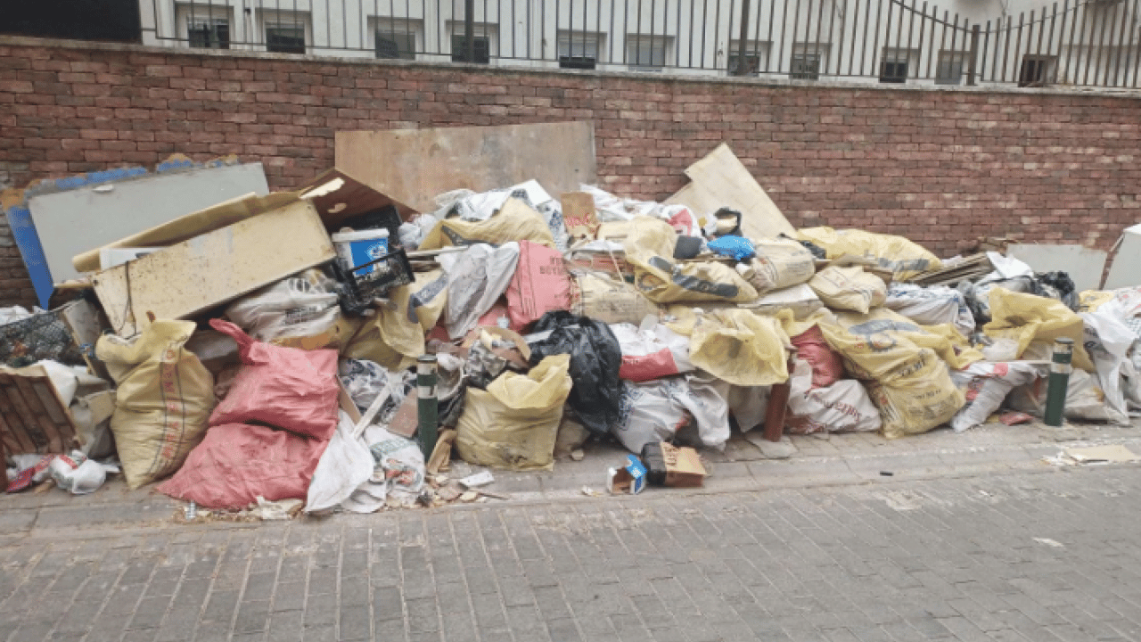 Foto - Bu rezil görüntüyü vatandaşa müstahak görüyorlar! İzmir'i kara sinekler bastı