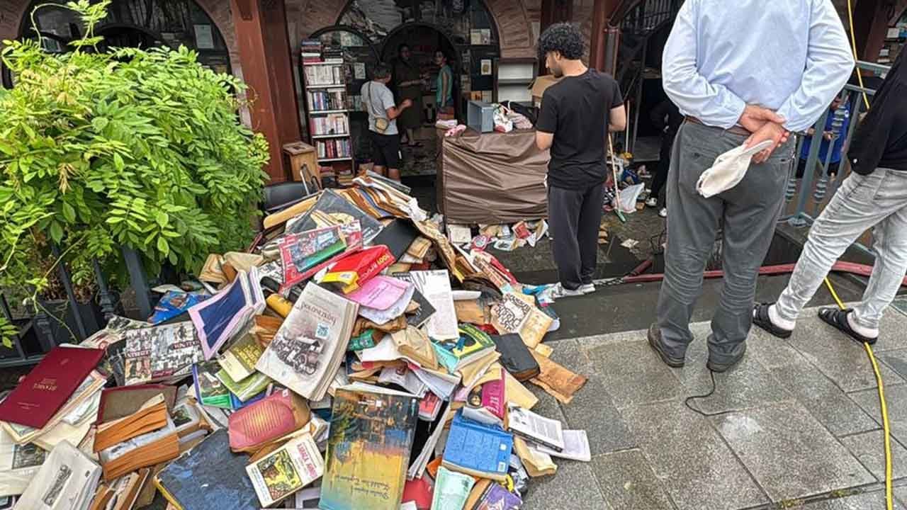 Foto - Bu rezillik 'twerkçü Sinem'in eseri!