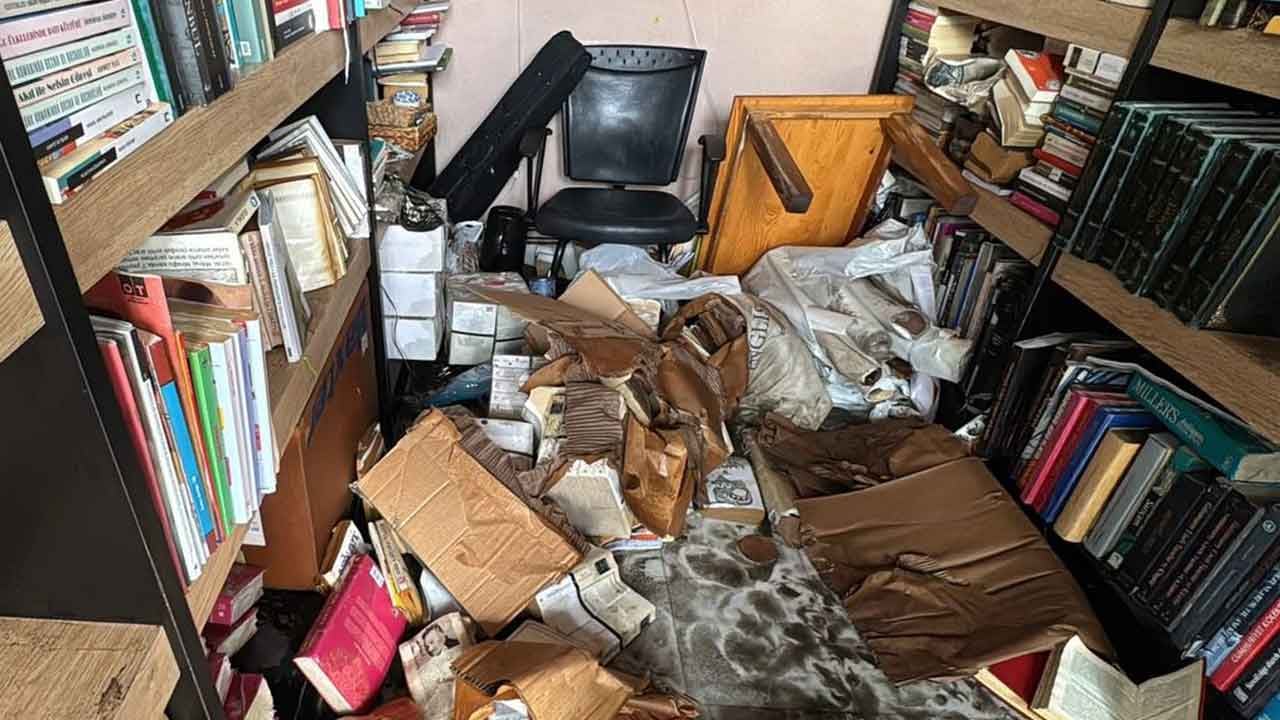Foto - Bu rezillik 'twerkçü Sinem'in eseri!