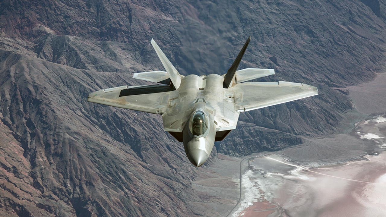 Foto - Bu savaş uçağı İsrail'e bile verilmiyor! F-22 Raptor uçakları yenilendi