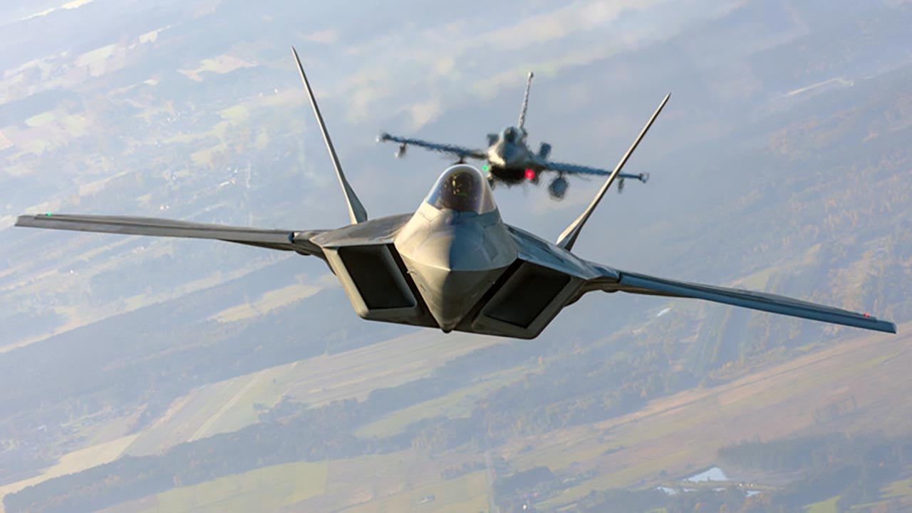 Foto - Bu savaş uçağı İsrail'e bile verilmiyor! F-22 Raptor uçakları yenilendi