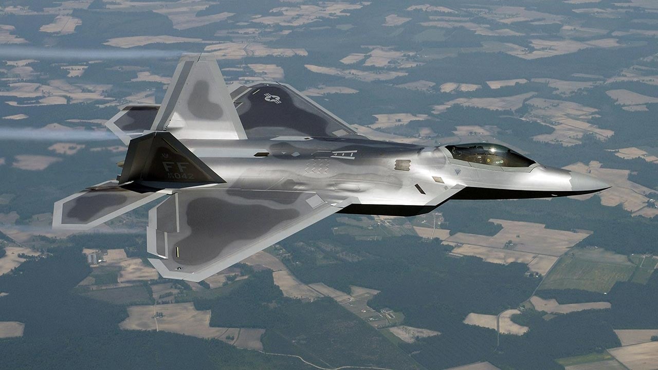Foto - Bu savaş uçağı İsrail'e bile verilmiyor! F-22 Raptor uçakları yenilendi