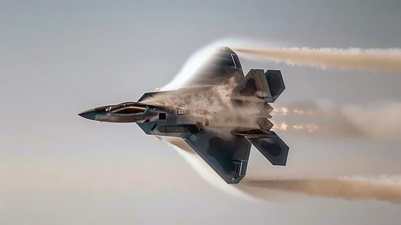 Foto - Bu savaş uçağı İsrail'e bile verilmiyor! F-22 Raptor uçakları yenilendi