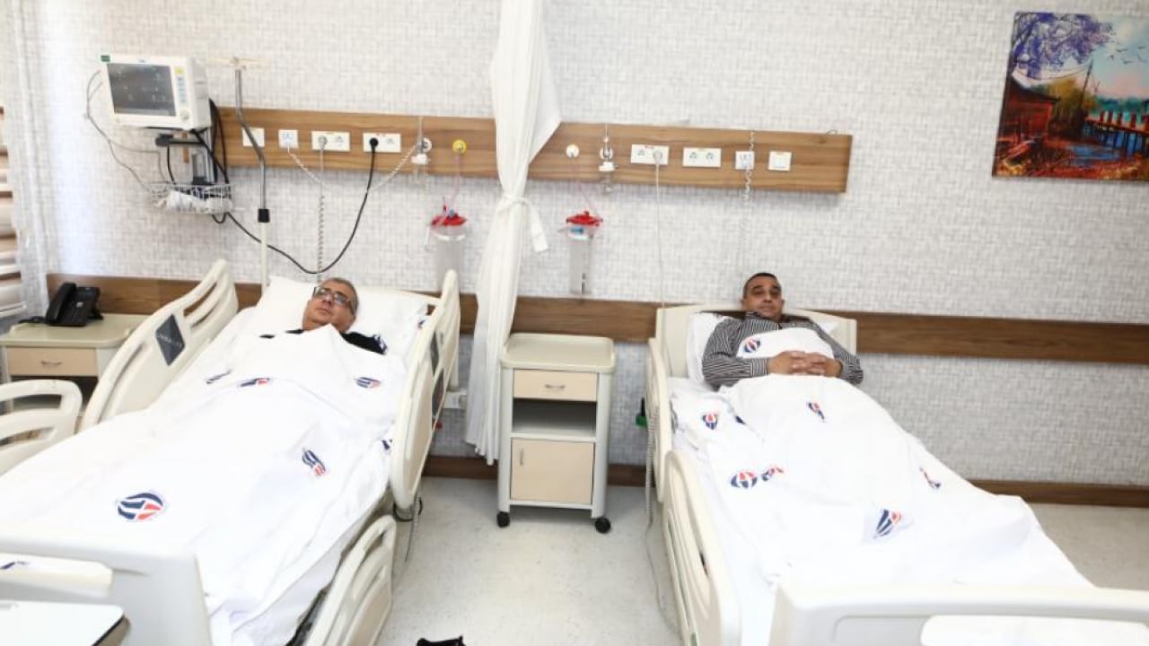 Foto - Bu sefer roller değişti! Hasta doktoruna şifa verdi