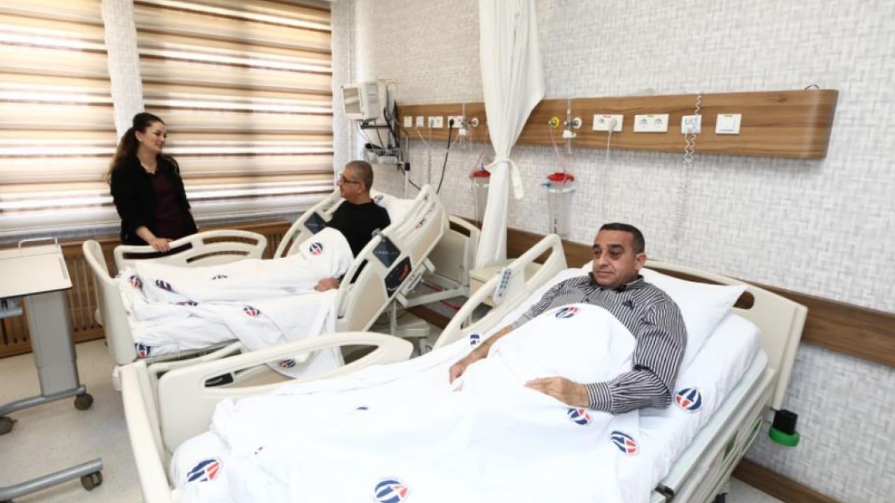 Foto - Bu sefer roller değişti! Hasta doktoruna şifa verdi