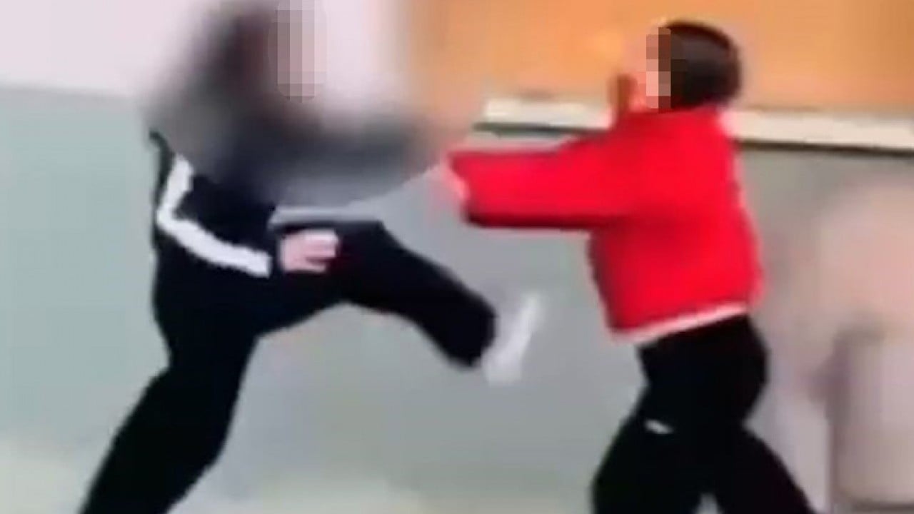 Foto - Bu sözleri masaya yatırmak lazım: İşte akran zorbalığının iki nedeni, Aile tutumu ve sosyal medya