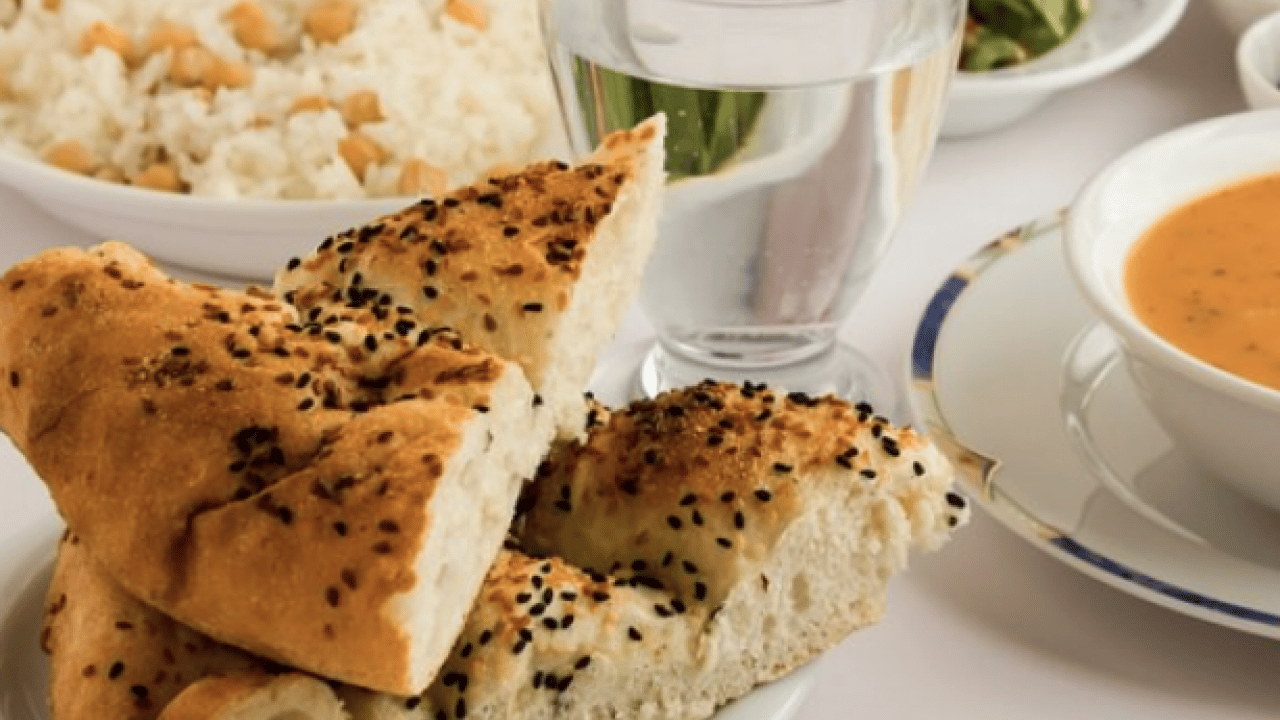 Foto - Bu uyarılara kulak verilmeli: Ramazan'da vücudu susuz bırakmayın, ağır yemekler tüketilmesini istemiyoruz...