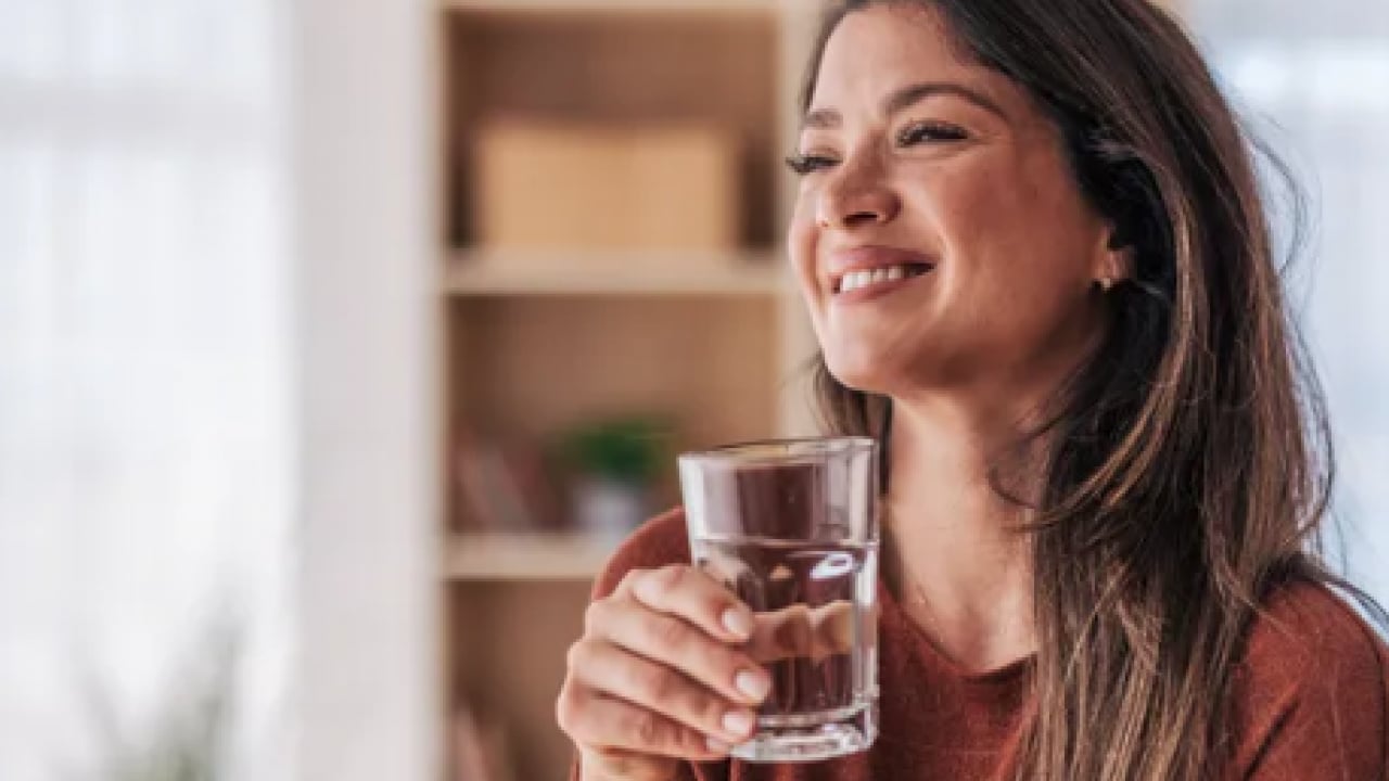 Foto - Bu yöntemden derhal vazgeçin meğer öyle bir zararı varmış ki... Bardakları dolaba sakın ters koymayın
