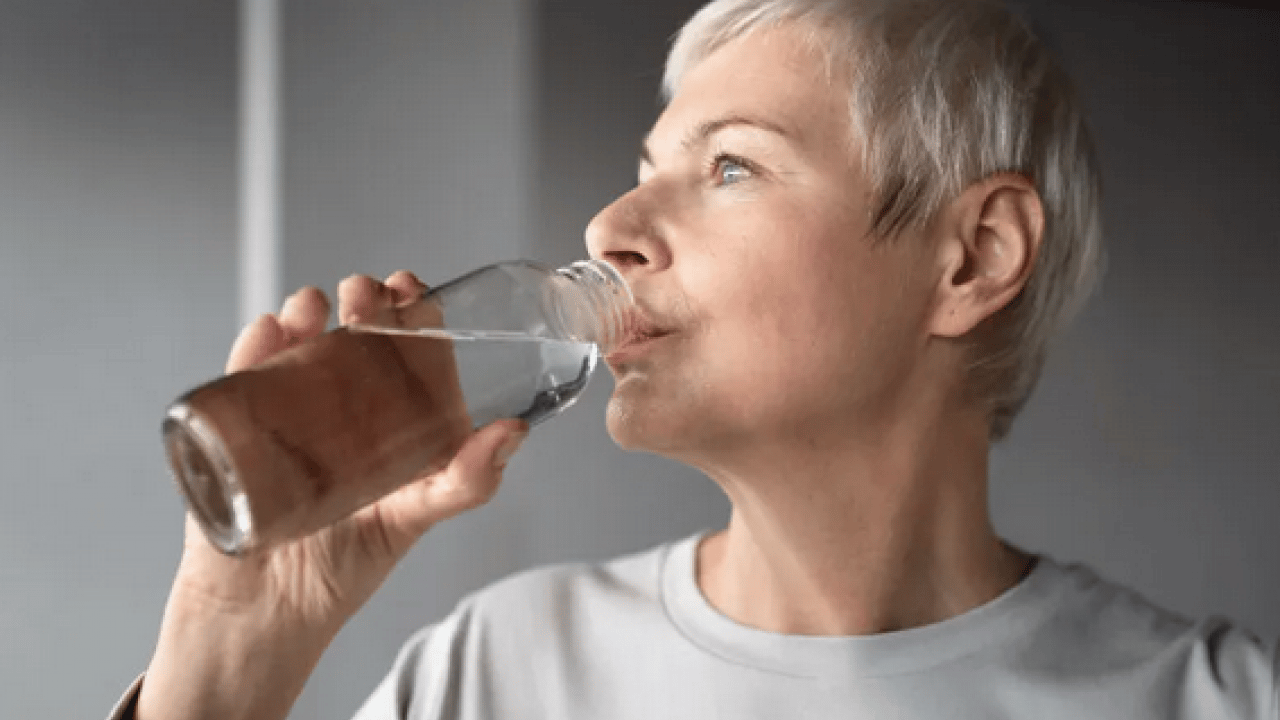 Foto - Bu yöntemi devreye almalısınız! Su tüketimiyle ilgili doğru bilinen yanlışlar! Günde kaç bardak su içilir?