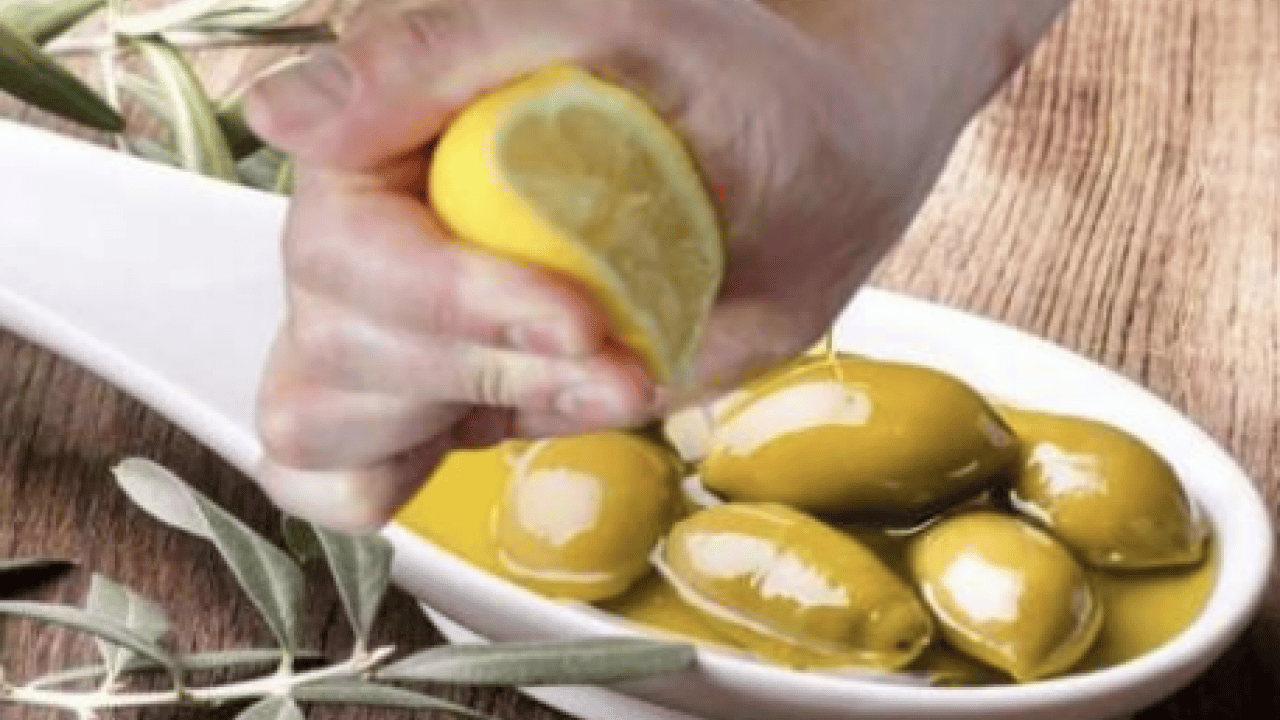 Foto - Bu yöntemi duyunca çok şaşıracaksınız: Kutu kutu kolajene bedel: Limon sıkıp için ve etkisine bakın...