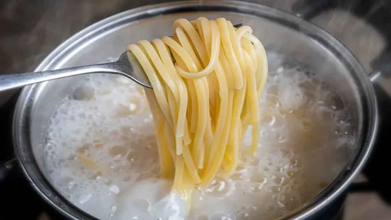Foto - Meğer yıllardır yanlış biliyormuşuz! Zayıflatan makarna - diyet makarna pişirme yöntemi