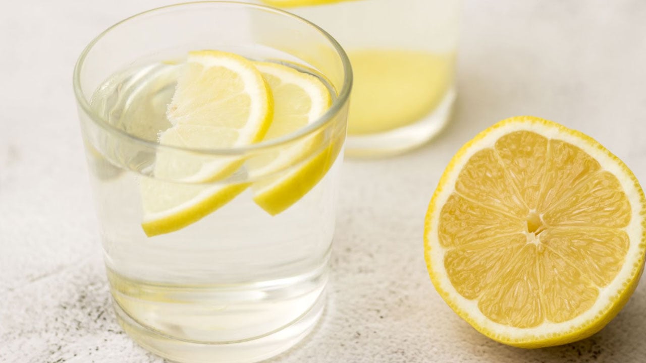 Foto - Bu zararlarını duydunuz mu? Her gün limonlu su içenler dikkat! 