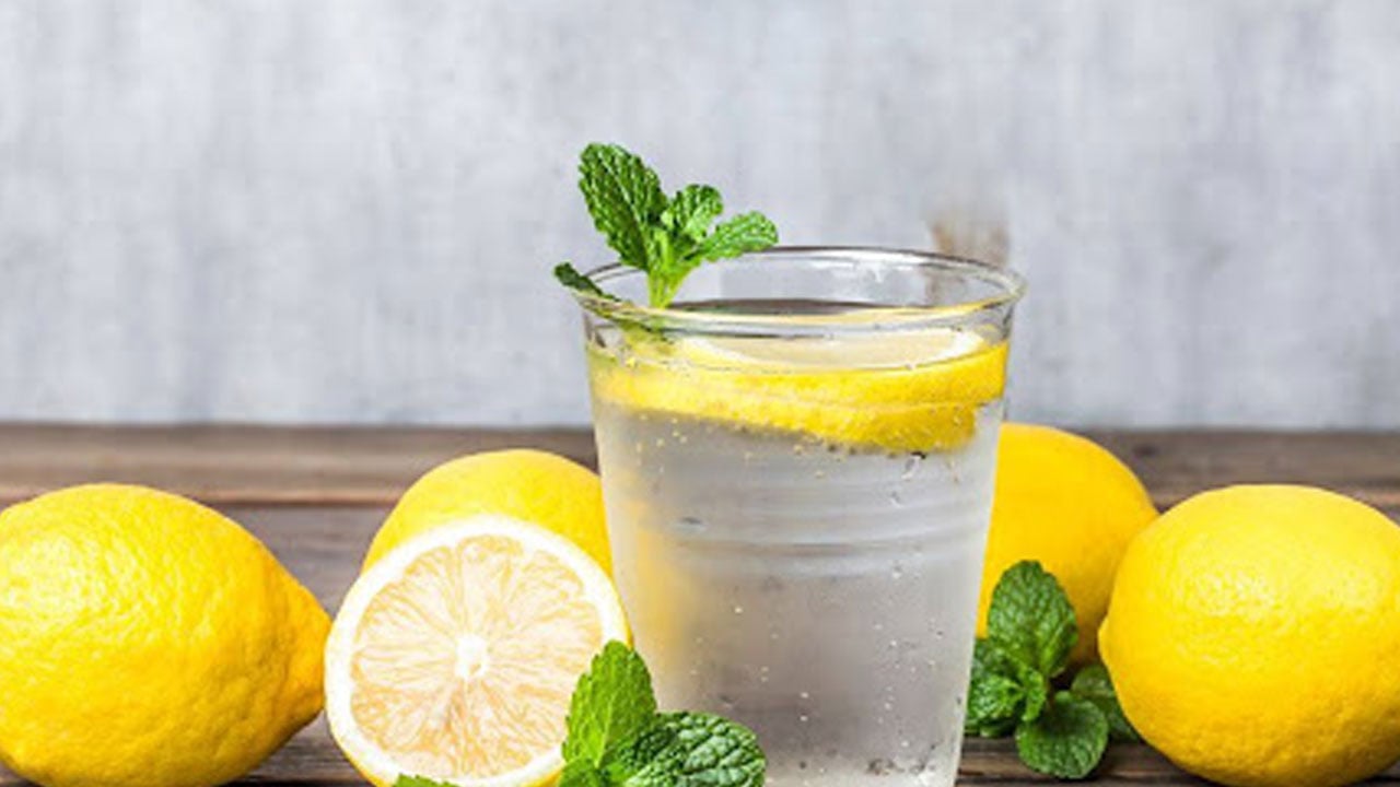 Foto - Bu zararlarını duydunuz mu? Her gün limonlu su içenler dikkat! 