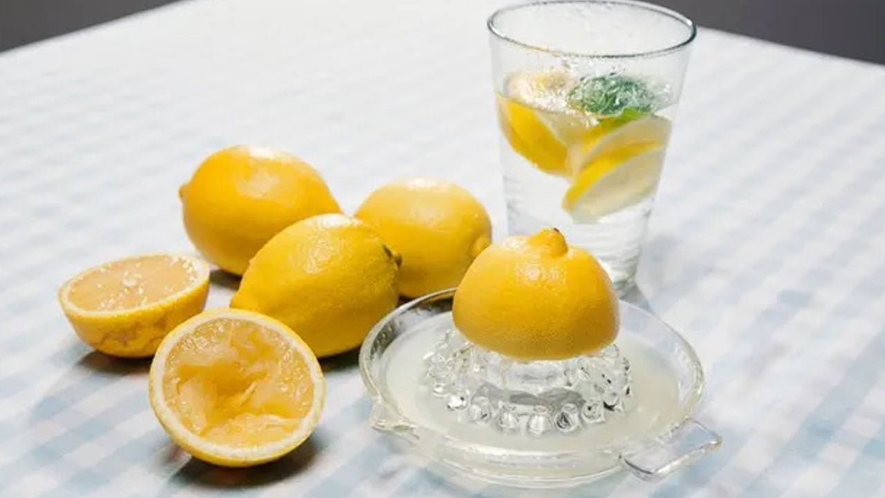 Foto - Bu zararlarını duydunuz mu? Her gün limonlu su içenler dikkat! 