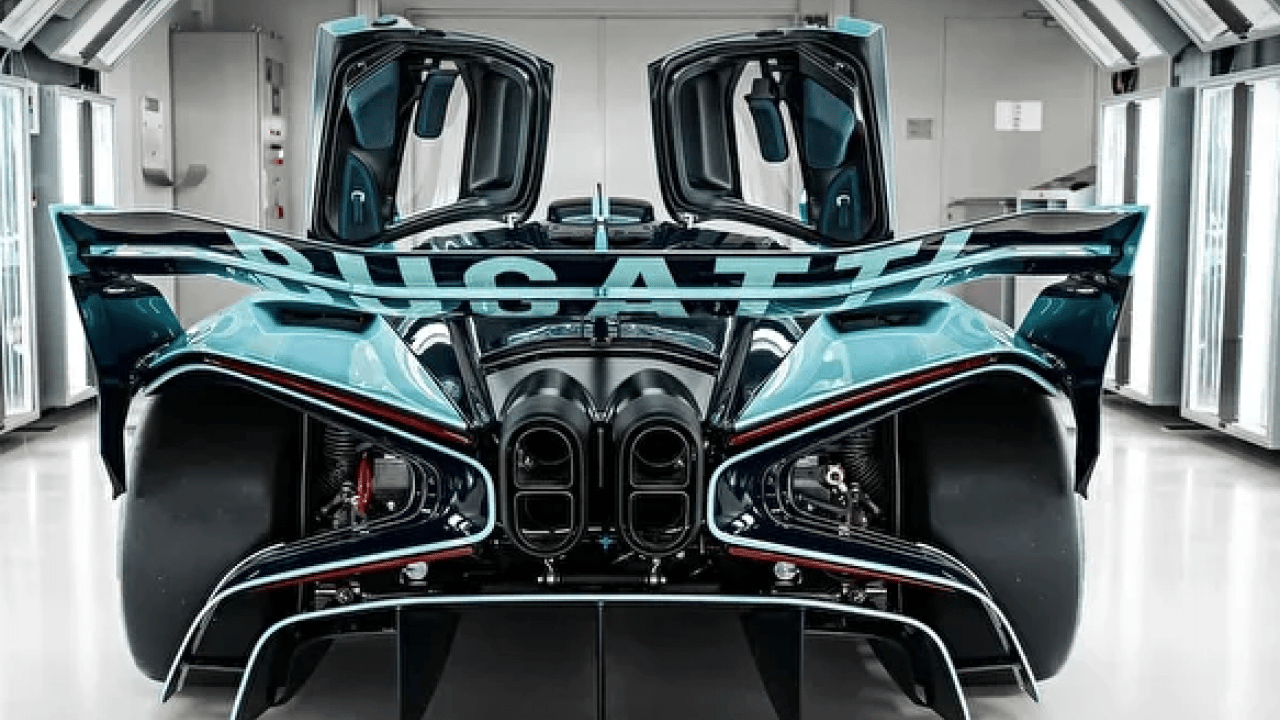 Foto - Bugatti ve Ferrari’yi rakip bile görmedi! İşte dünyanın en hızlı arabası