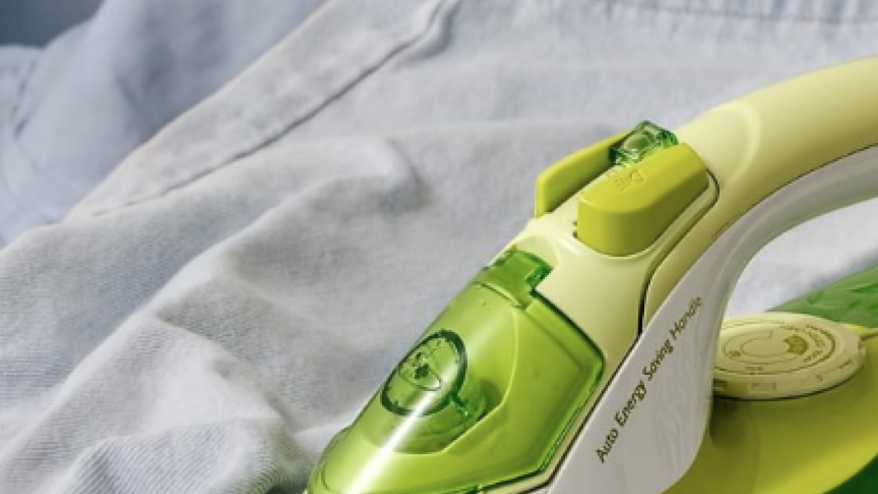 Foto - Buhar çıkışıyla birlikte dev oluyor resmen: Kötü kokulara en kolay numara ütü! Mis gibi kokuyor