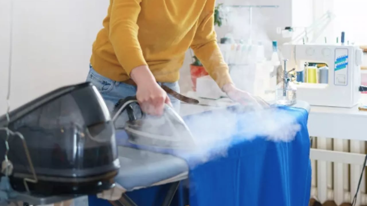 Foto - Buhar çıkışıyla birlikte dev oluyor resmen: Kötü kokulara en kolay numara ütü! Mis gibi kokuyor