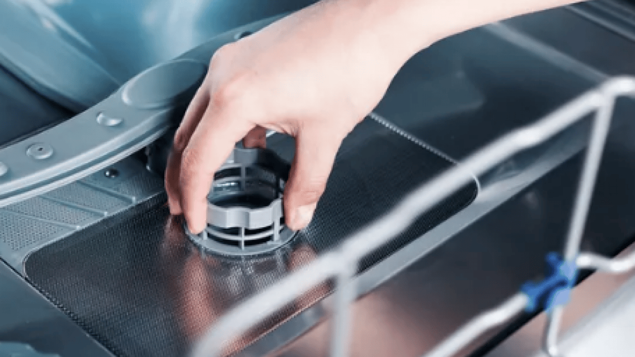 Foto - Bulaşık makinesindeki kireci söküp atıyor! 1 kaşık dökmeniz yeterli... Bu basit yöntem ne?