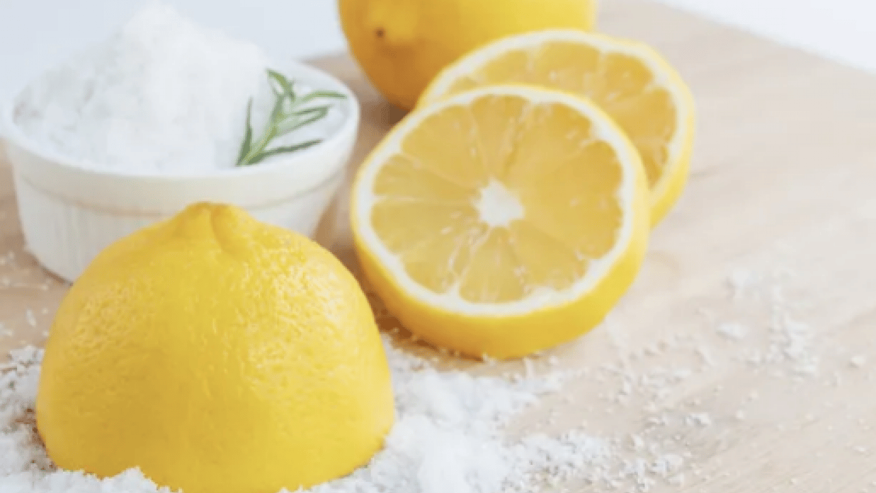 Foto - Bulaşık makinesindeki kireci söküp atıyor! 1 kaşık dökmeniz yeterli... Bu basit yöntem ne?