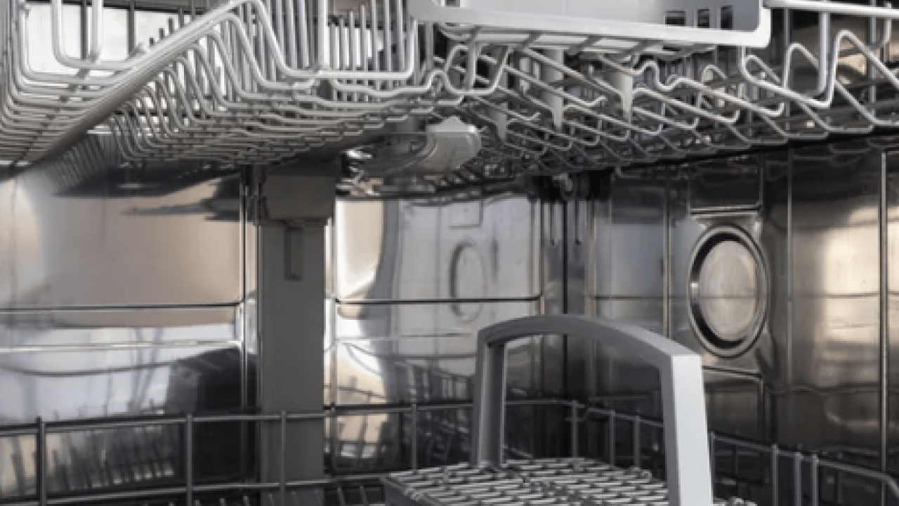 Foto - Bulaşık makinesindeki kireci söküp atıyor! 1 kaşık dökmeniz yeterli... Bu basit yöntem ne?