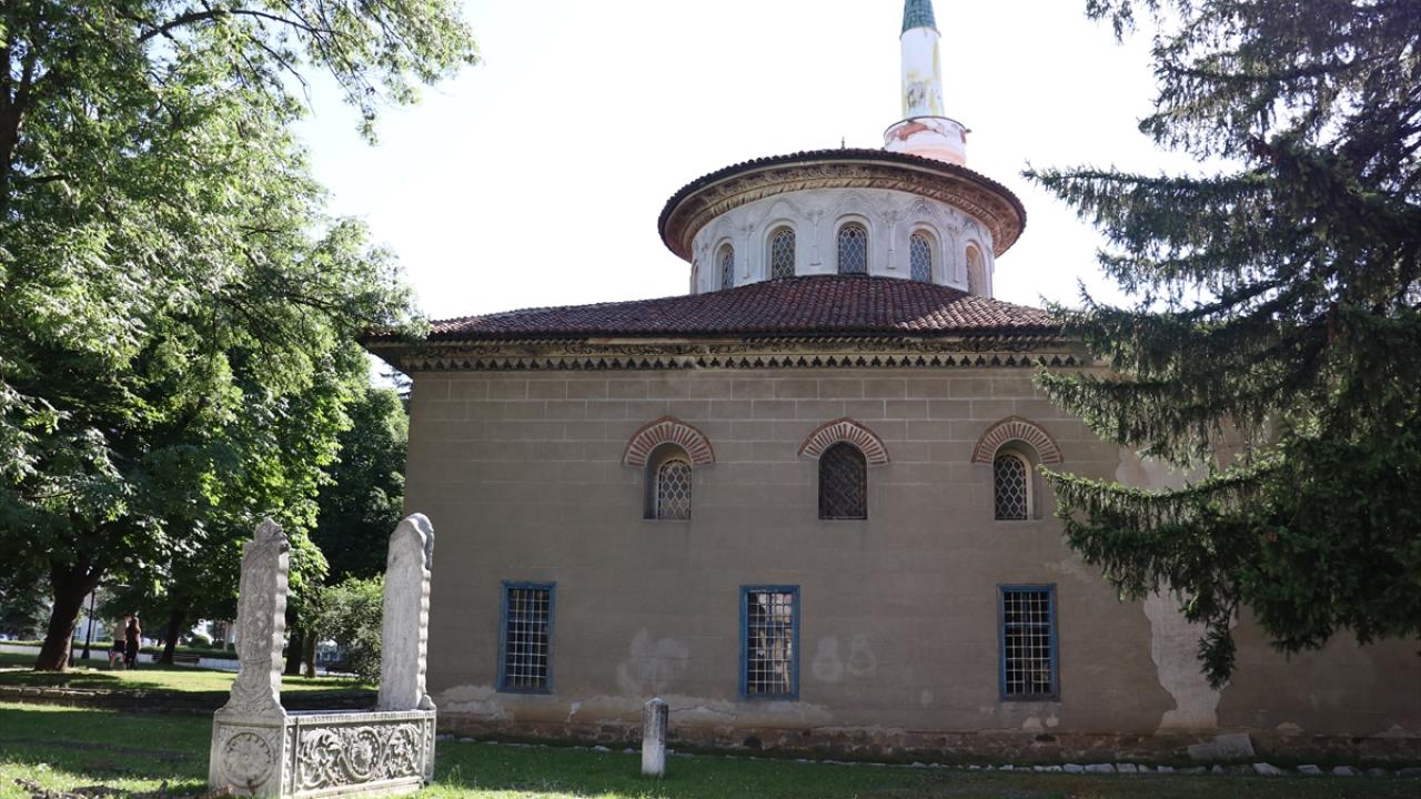 Foto - Bulgaristan'da Osmanlı mirası: Bayraklı Camii! Barok süslemeleriyle öne çıkıyor