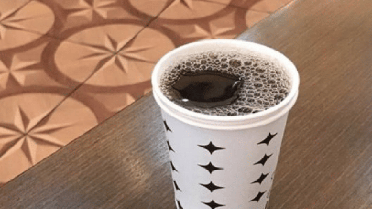 Foto - Sıcak içecekler gün içerisinde sıklıkla tüketiliyor ama karton bardaktan içerseniz tehlike! Uzmanı tehlikesini açıkladı