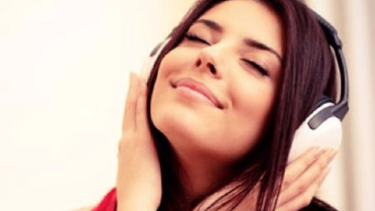 Foto - Bunu yapmamalısınız artık! Günde 8 saatten fazla kulaklık kullanmak bakın neyin habercisi...