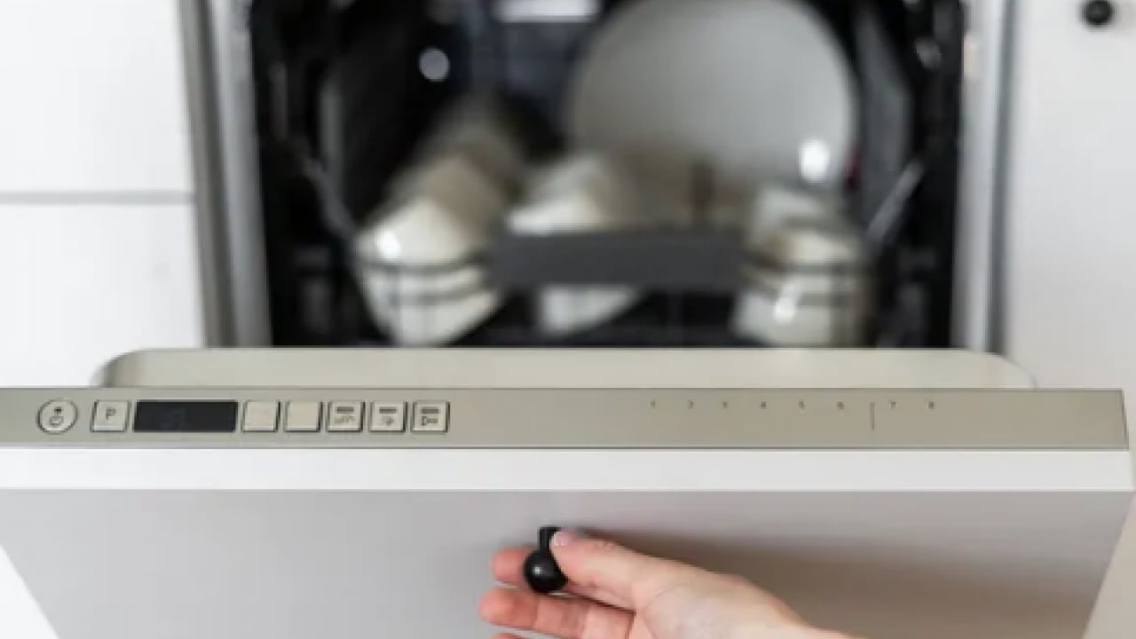 Foto - Bunu yapmayın! Meğer hepimiz yanlış biliyormuşuz! Bulaşık makinesini doldururken...