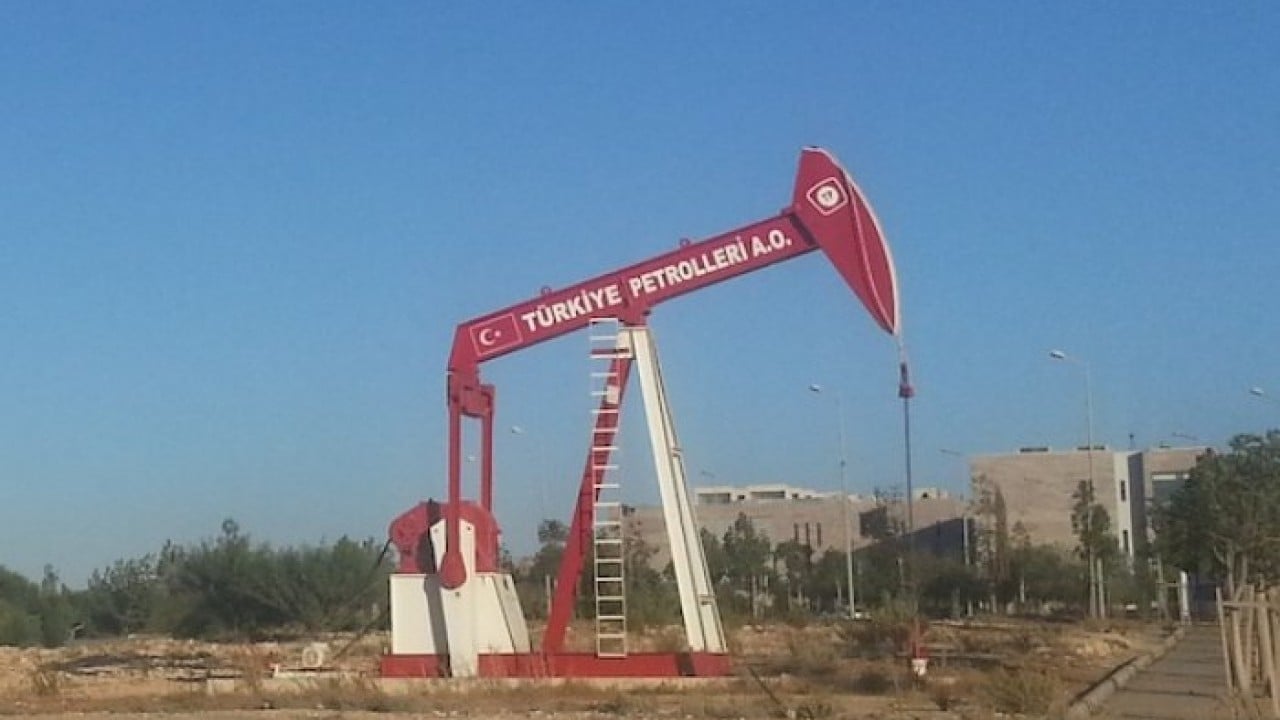 Foto - 'Burada bir şey yok' denilerek kuyuların betonla kapatıldığı kent için olay karar: Petrol için yerin altına iniliyor