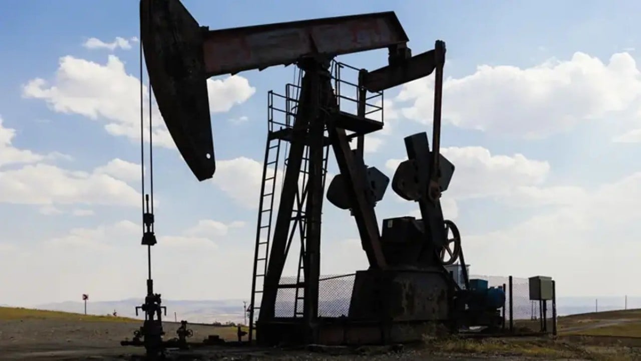 Foto - 'Burada bir şey yok' denilerek kuyuların betonla kapatıldığı kent için olay karar: Petrol için yerin altına iniliyor