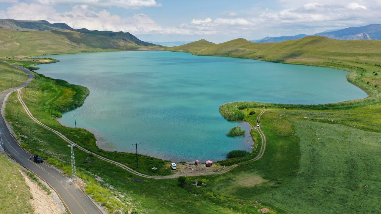 Burası Kars'ın Deniz Gölü! Eşsiz manzarasıyla dikkat çekiyor