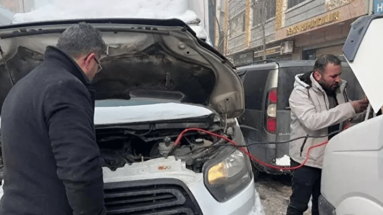 Foto - Burası Rusya değil Türkiye: Evler kar altında kaldı!