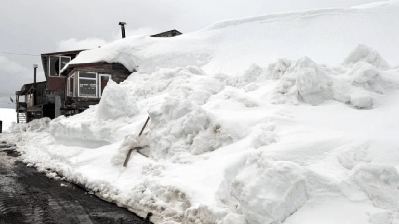 Foto - Burası Sibirya değil Türkiye! Evler kar altında kaldı!