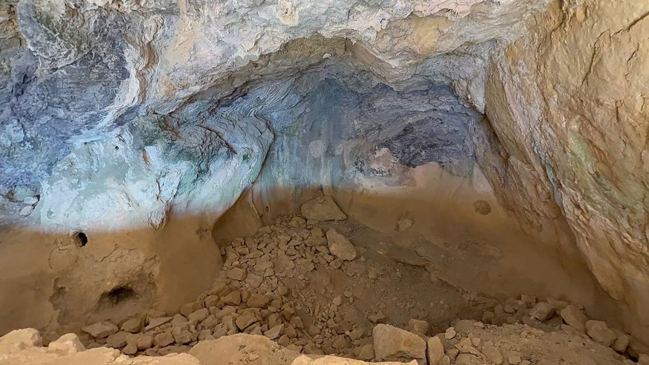 Foto - Burası Trabzon değil Adana! Dağların kalbinde kayıp bir Sümela