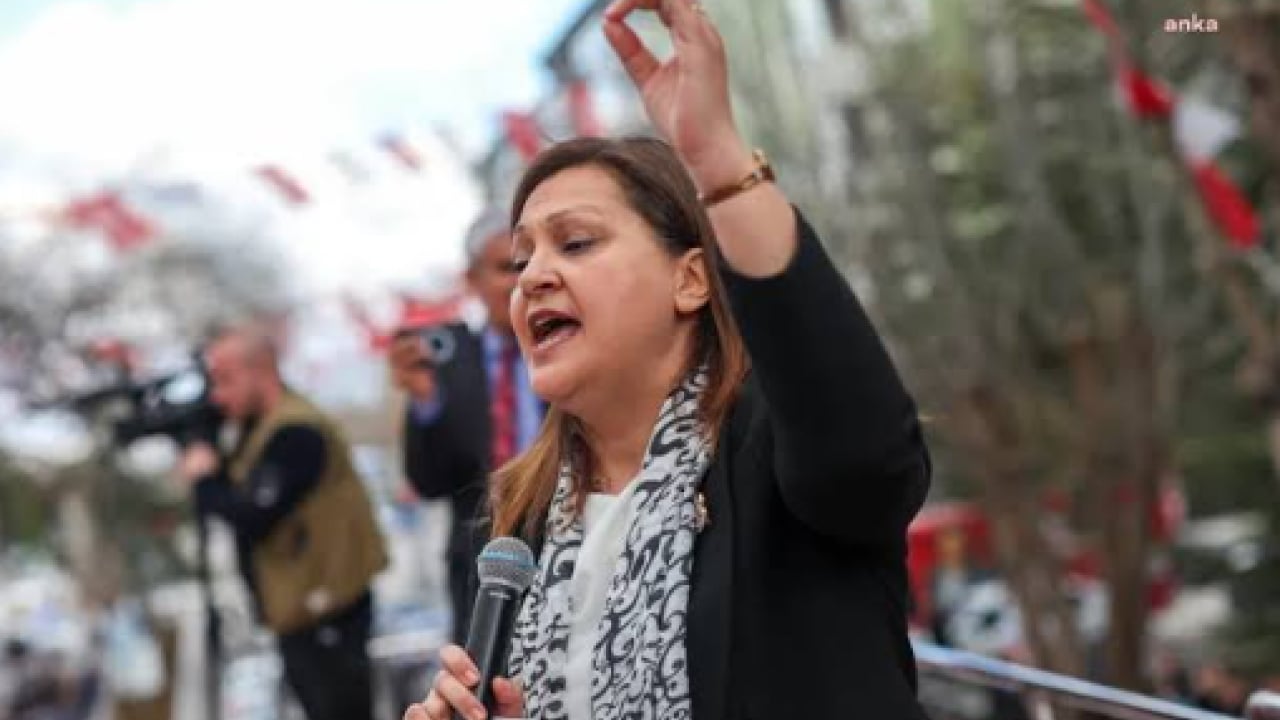 Foto - Burcu Köksal partiye geçer geçmez fark etti: İşte AK Parti ve CHP arasındaki fark