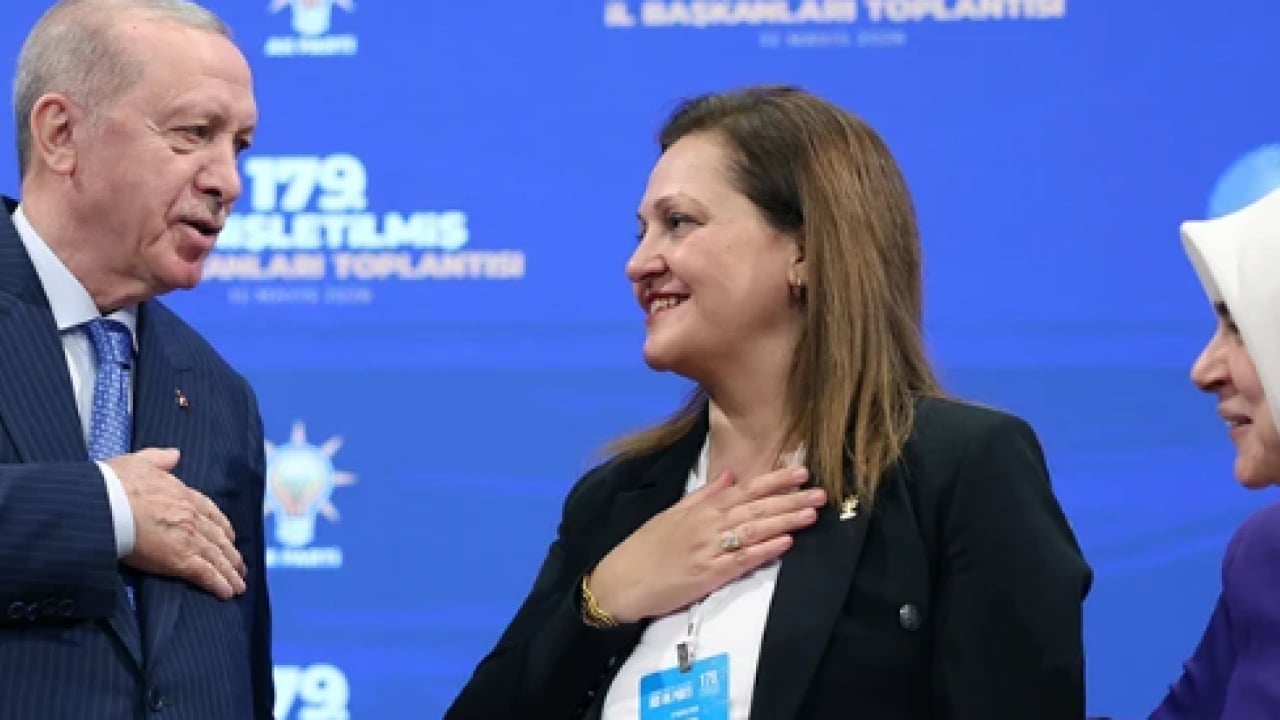 Foto - Burcu Köksal partiye geçer geçmez fark etti: İşte AK Parti ve CHP arasındaki fark