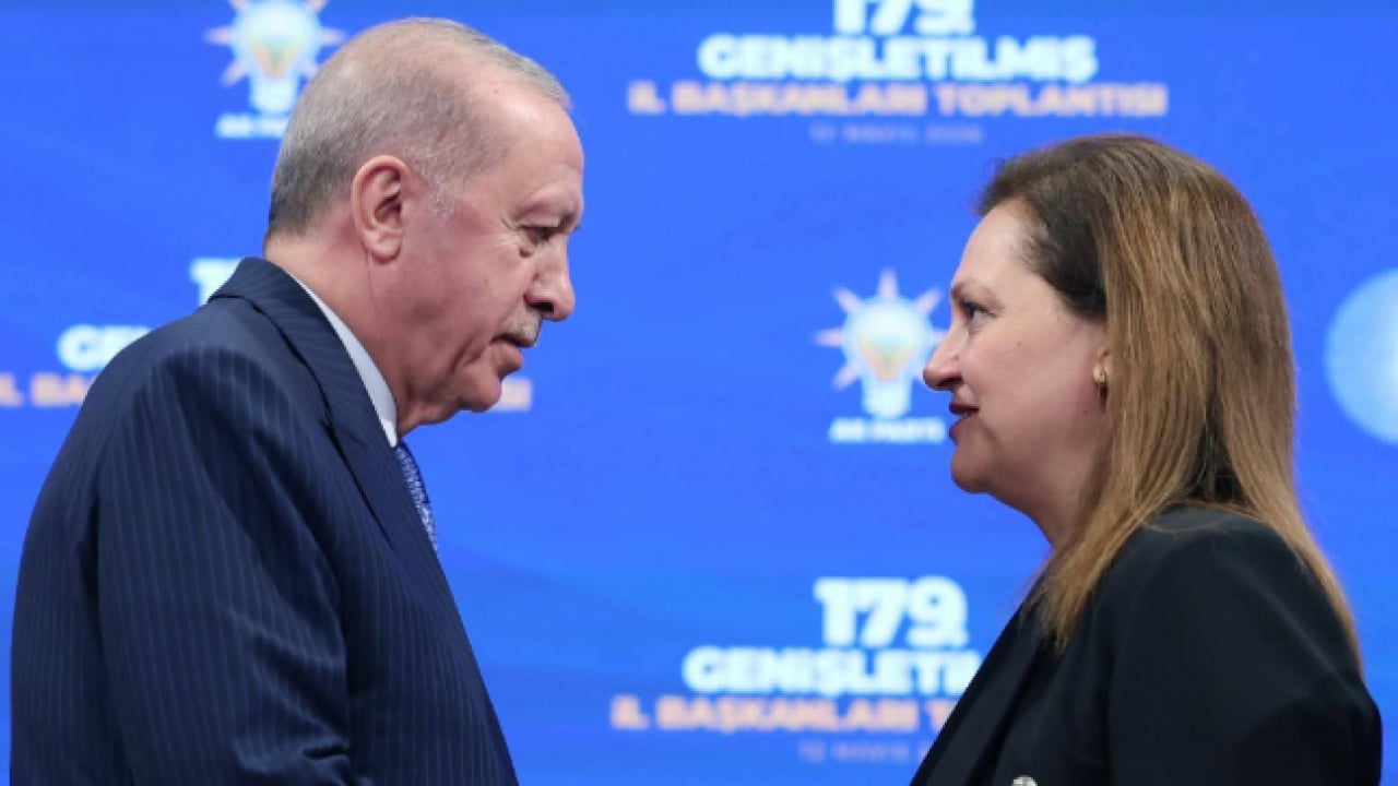 Foto - Burcu Köksal partiye geçer geçmez fark etti: İşte AK Parti ve CHP arasındaki fark