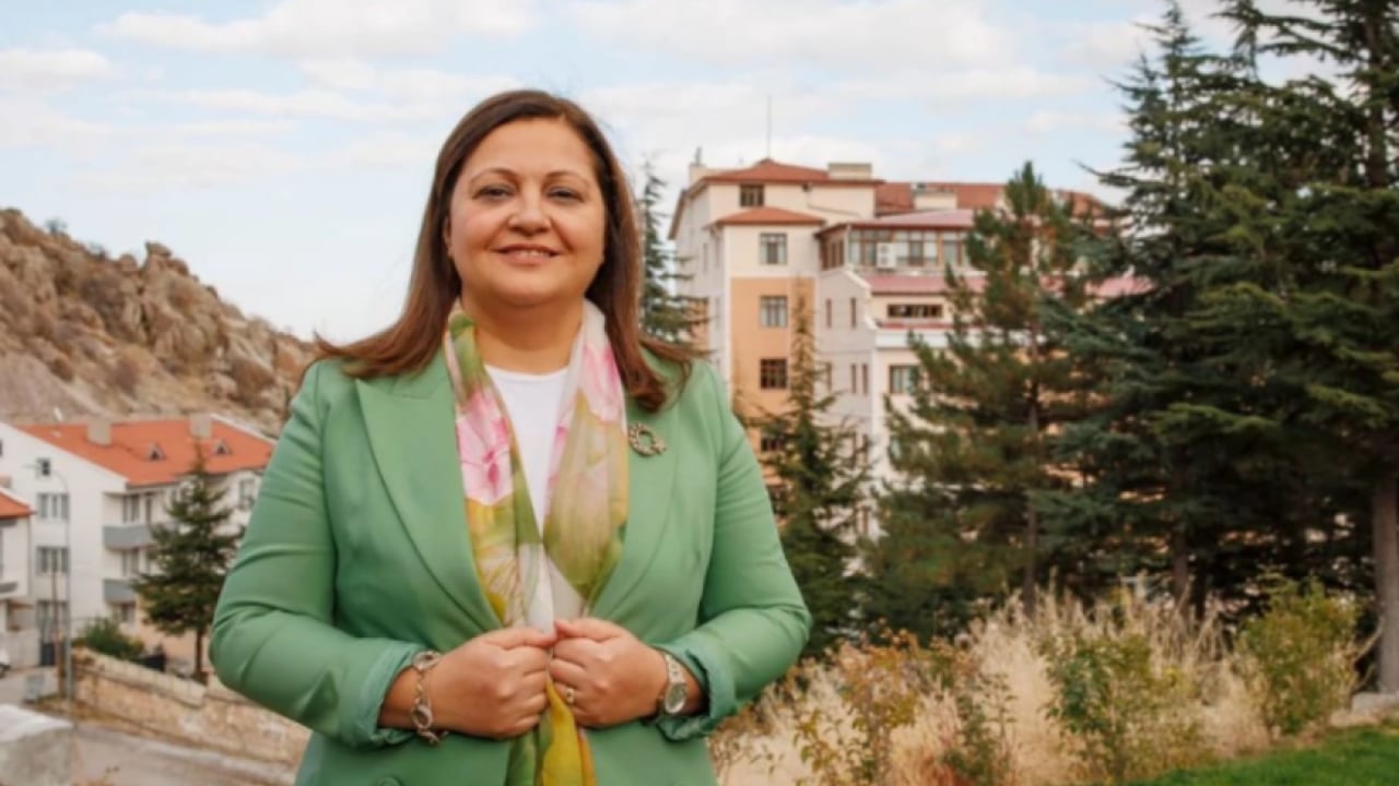 Foto - Burcu Köksal partiye geçer geçmez fark etti: İşte AK Parti ve CHP arasındaki fark