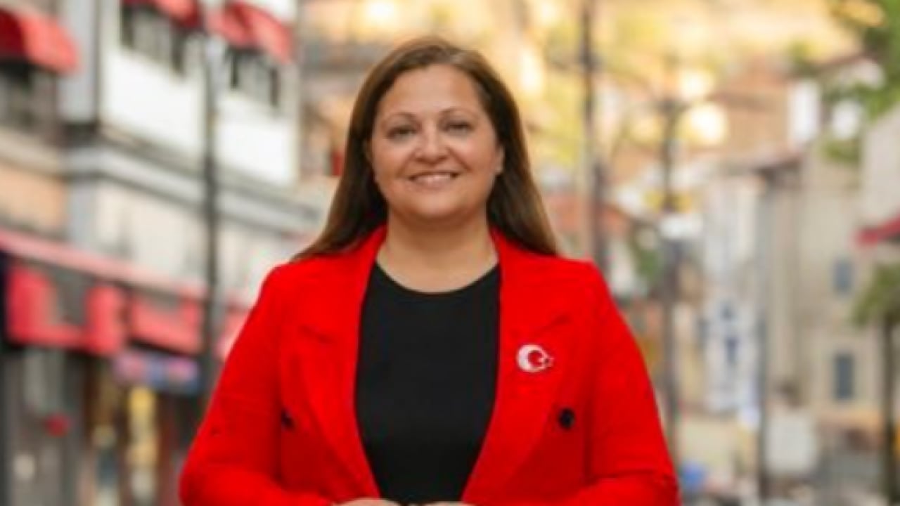Foto - Burcu Köksal partiye geçer geçmez fark etti: İşte AK Parti ve CHP arasındaki fark