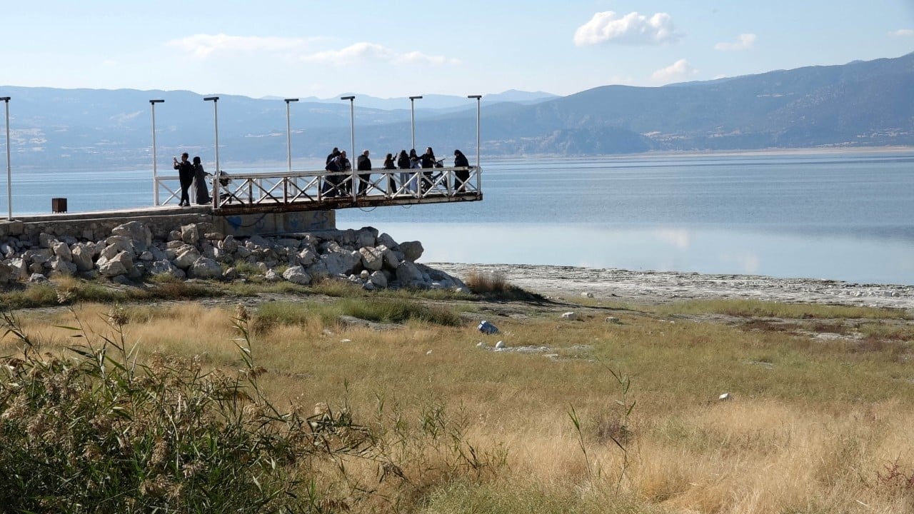 Foto - Burdur Gölü'nde kuraklık tehlikesi artıyor! Son hâli havadan çekildi