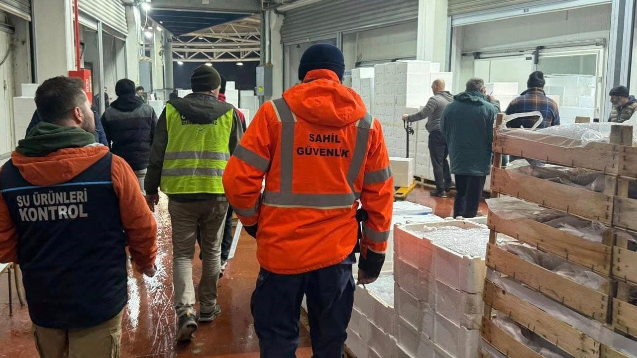 Foto - Bursa Balık Hali’nde şafak operasyonu! 615 kilo istavrite el konuldu