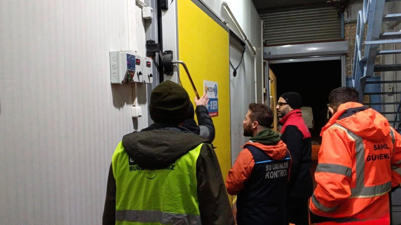 Foto - Bursa Balık Hali’nde şafak operasyonu! 615 kilo istavrite el konuldu