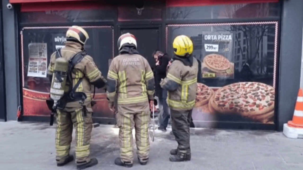 Foto - Bursa’da eski çalışan dehşeti: Aynı pizza zincirinin iki şubesini ateşe verdi